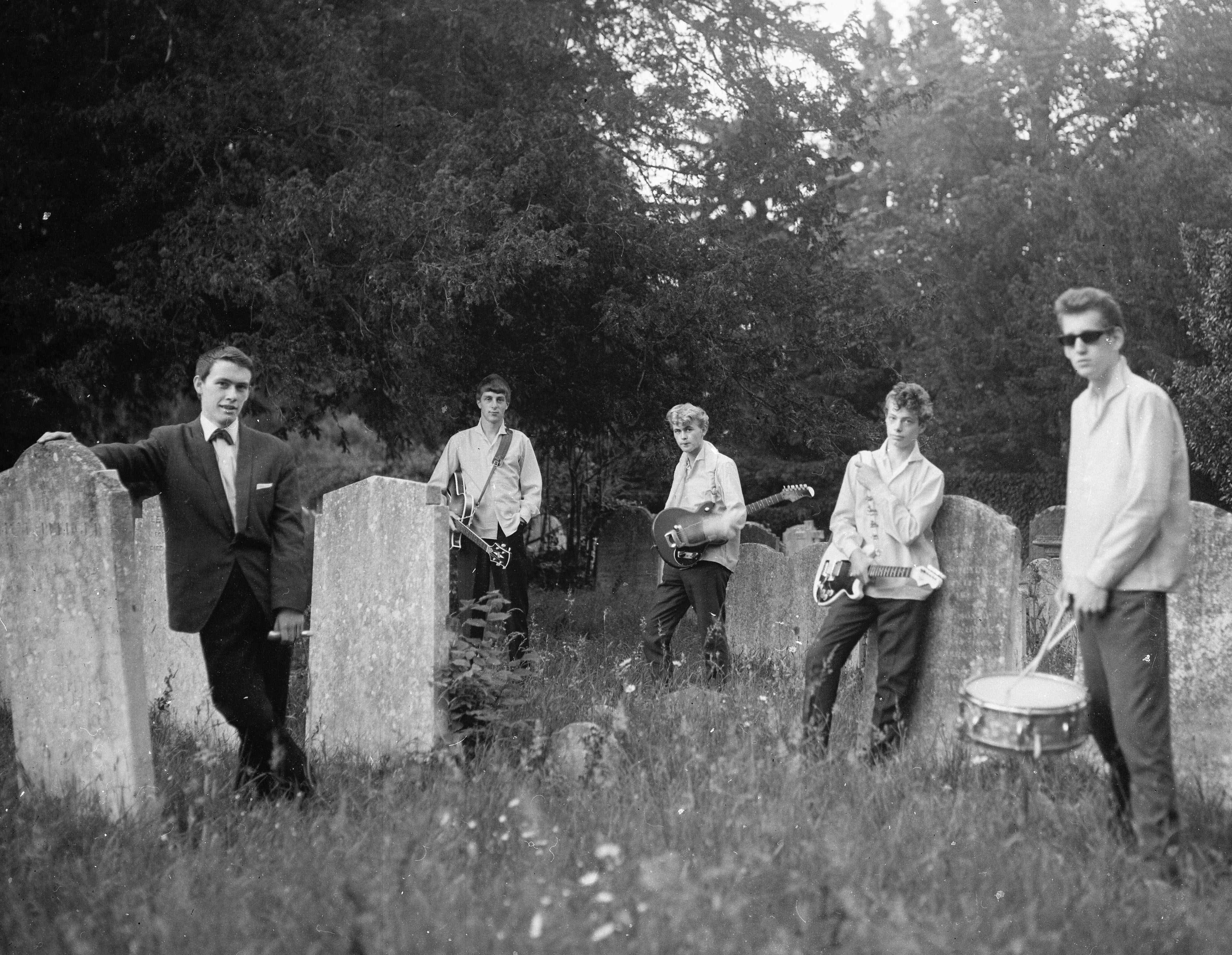 UnidentifiedBandGlassNegative.jpg