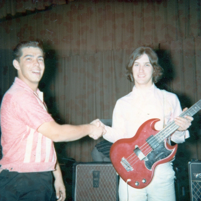 DaveBethardDaveDaviesKinksTour1965a.jpg